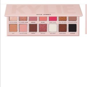 KYLIE Cosmetics 2019 Holiday Eyeshadow Palette